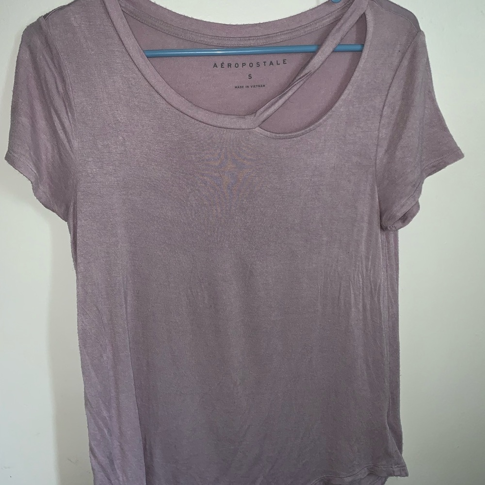 aeropostale T- shirt w/ collar hole design